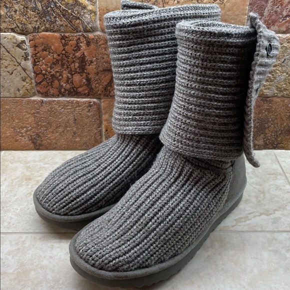 UGG Australia Classic Cardy Knit Button Boots Gray Women’s Size 8 Cozy Shoes - Picture 3 of 15